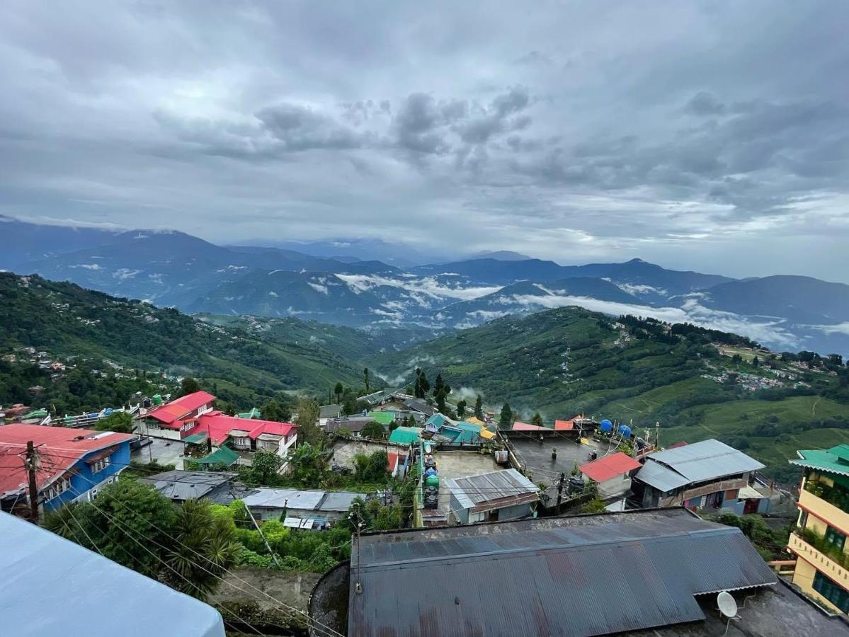 The Village Den , B&B Darjeeling Дарджилинг Экстерьер фото