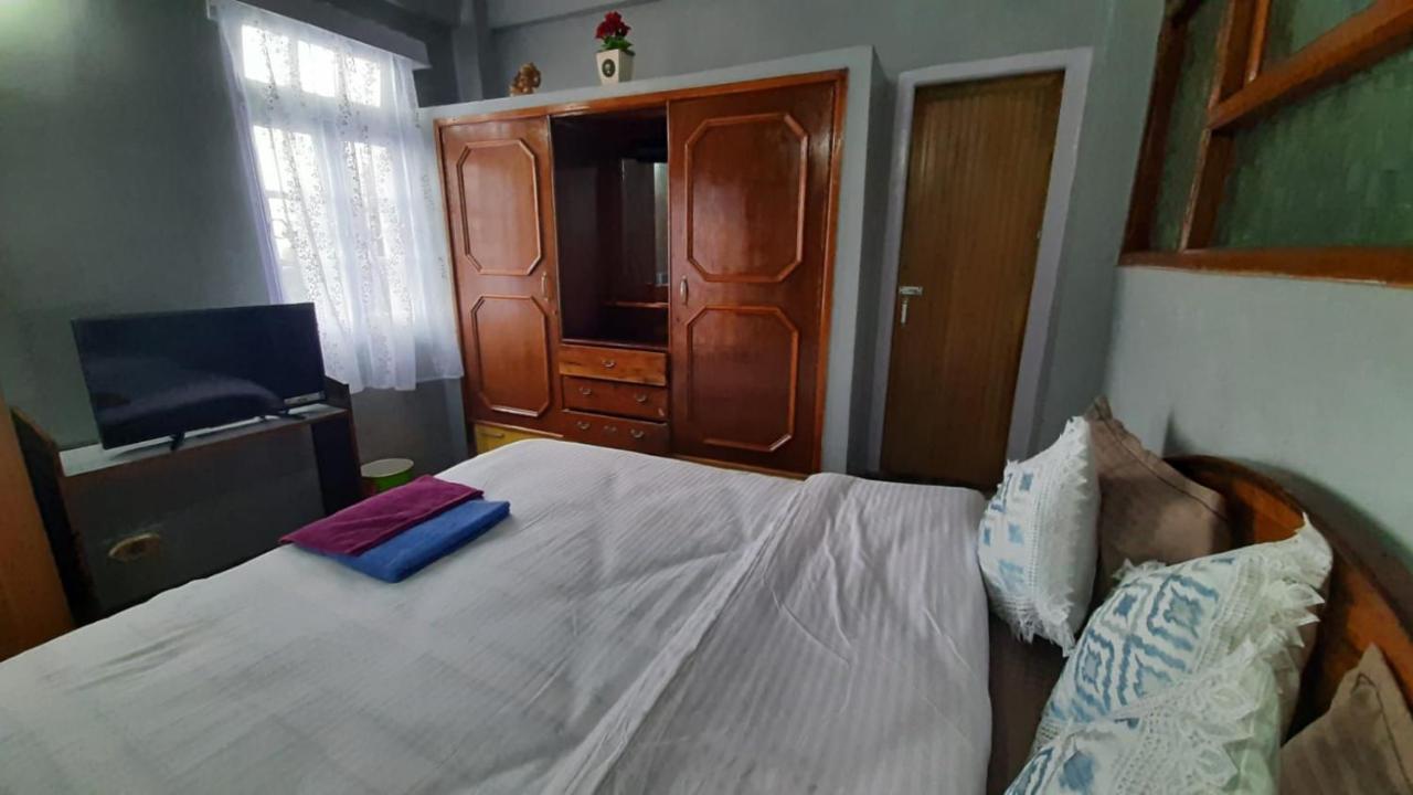 The Village Den , B&B Darjeeling Дарджилинг Экстерьер фото